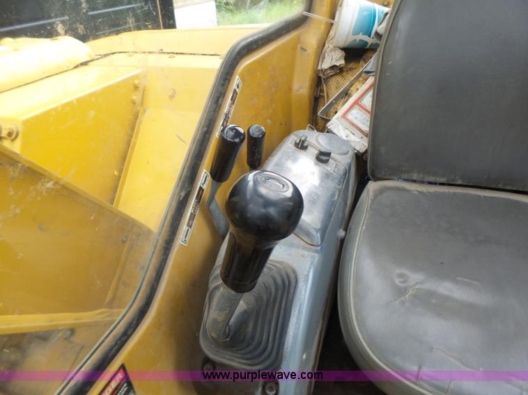 image for item L6205 2000 Komatsu PC75UU compact excavator