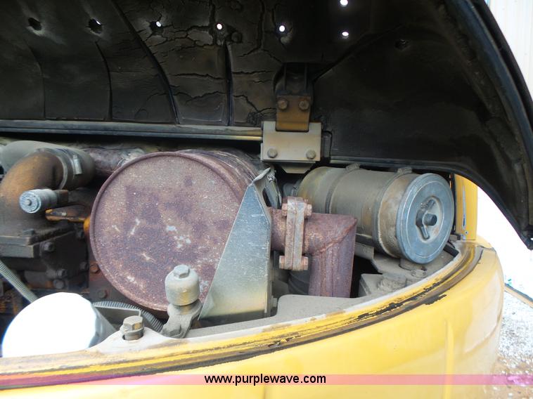 image for item L6205 2000 Komatsu PC75UU compact excavator