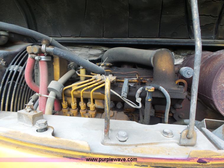 image for item L6205 2000 Komatsu PC75UU compact excavator