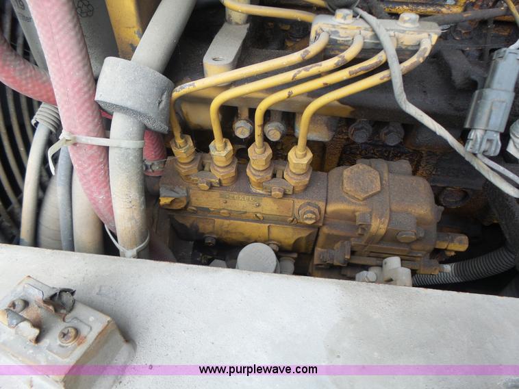 image for item L6205 2000 Komatsu PC75UU compact excavator