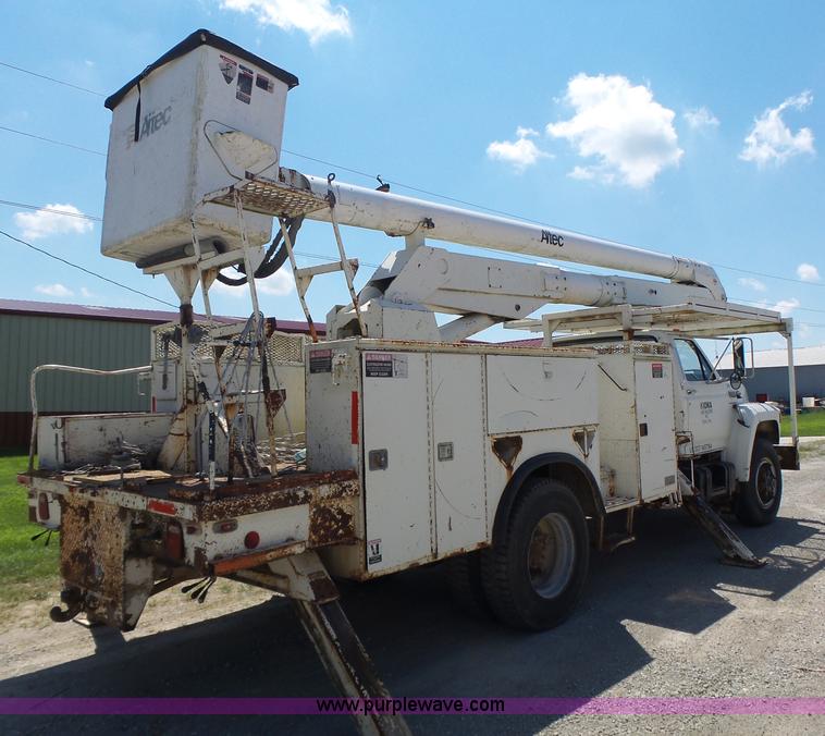 image for item L6206 1993 Ford F800 bucket truck