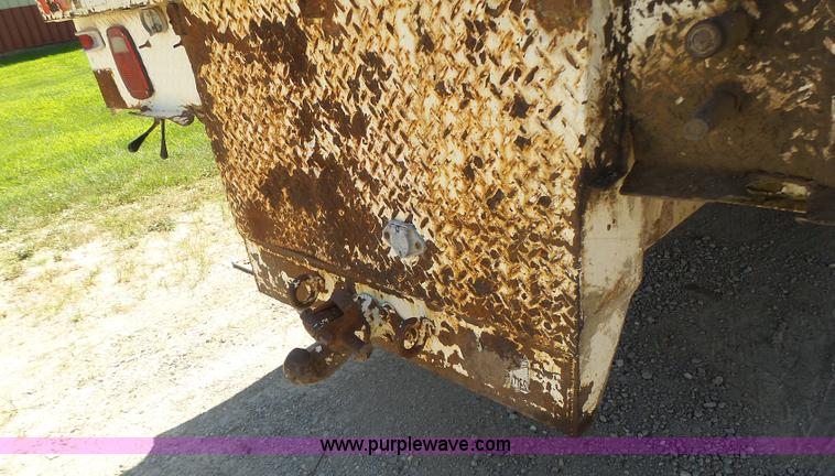 image for item L6206 1993 Ford F800 bucket truck