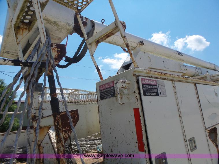 image for item L6206 1993 Ford F800 bucket truck