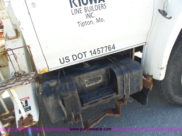 image for item L6206 1993 Ford F800 bucket truck