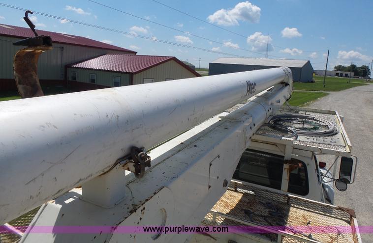 image for item L6206 1993 Ford F800 bucket truck