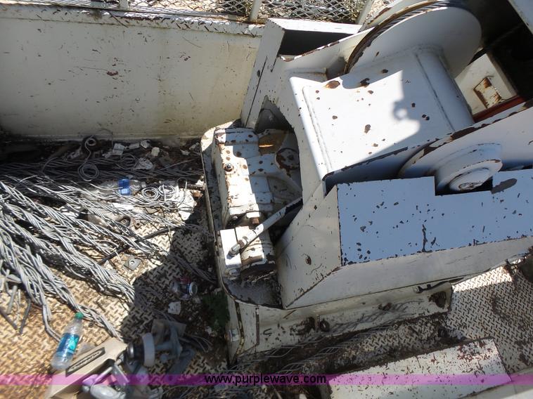 image for item L6206 1993 Ford F800 bucket truck