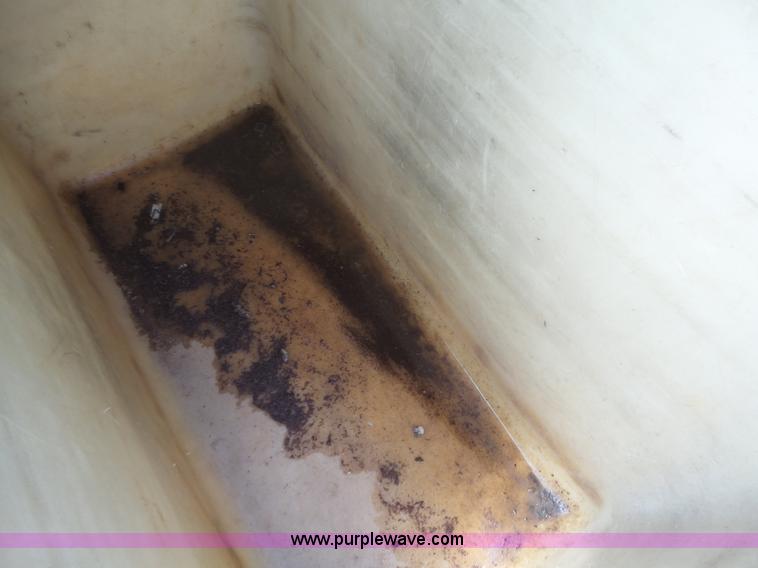 image for item L6206 1993 Ford F800 bucket truck