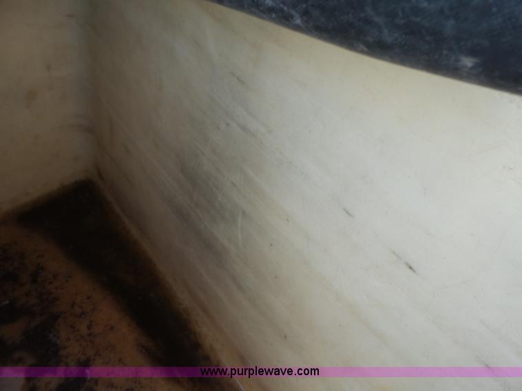 image for item L6206 1993 Ford F800 bucket truck