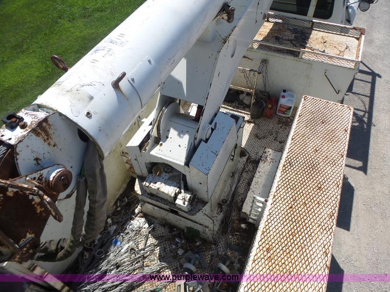 image for item L6206 1993 Ford F800 bucket truck