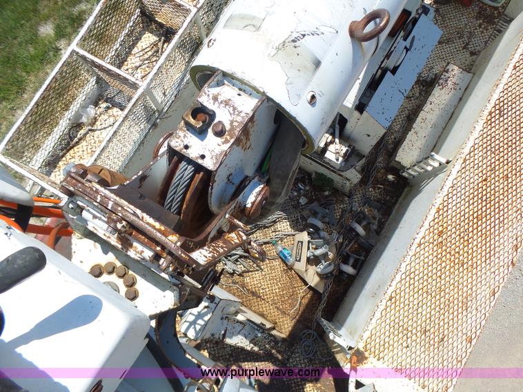 image for item L6206 1993 Ford F800 bucket truck