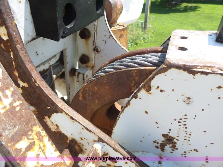 image for item L6206 1993 Ford F800 bucket truck
