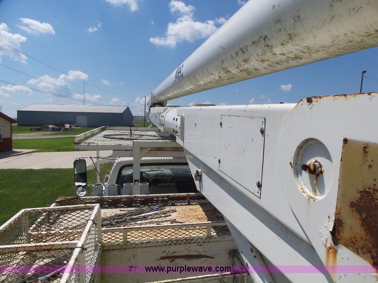 image for item L6206 1993 Ford F800 bucket truck