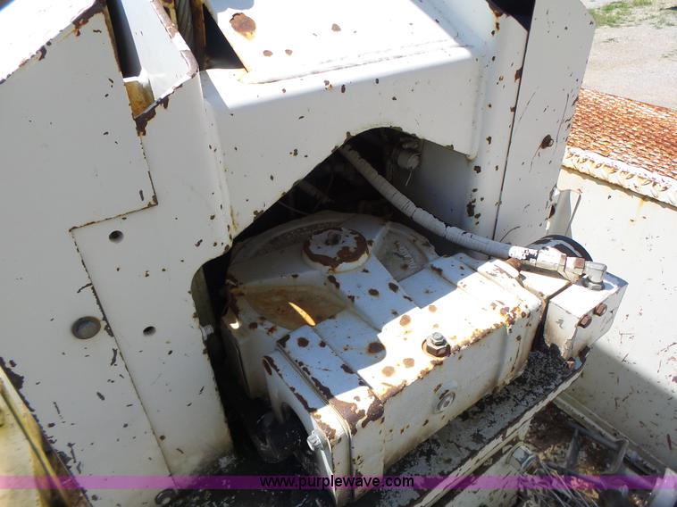 image for item L6206 1993 Ford F800 bucket truck