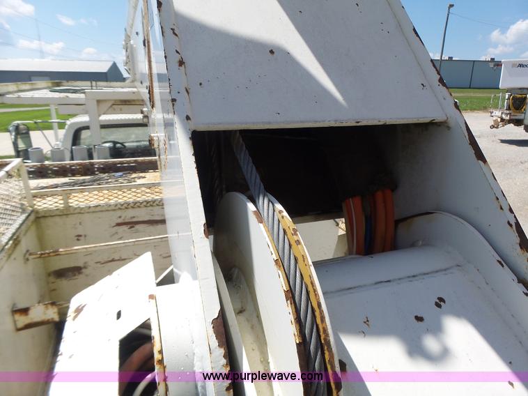 image for item L6206 1993 Ford F800 bucket truck