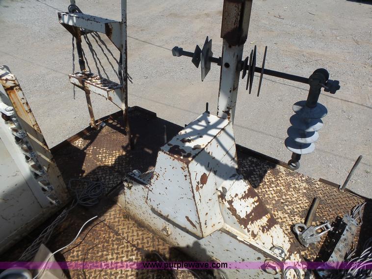 image for item L6206 1993 Ford F800 bucket truck