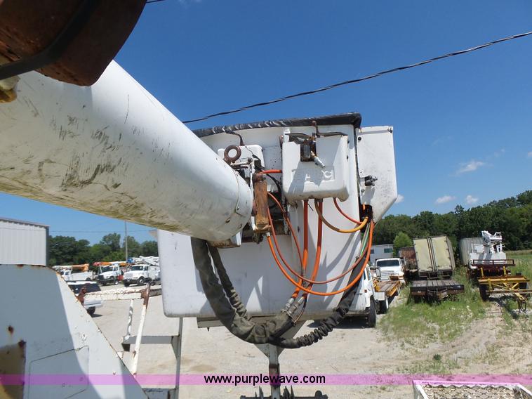 image for item L6206 1993 Ford F800 bucket truck