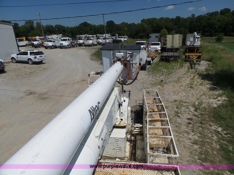 image for item L6206 1993 Ford F800 bucket truck