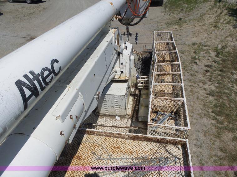 image for item L6206 1993 Ford F800 bucket truck