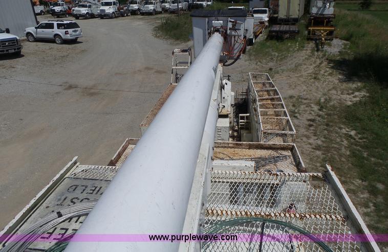 image for item L6206 1993 Ford F800 bucket truck