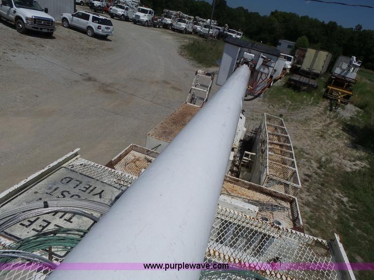 image for item L6206 1993 Ford F800 bucket truck