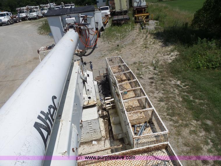 image for item L6206 1993 Ford F800 bucket truck