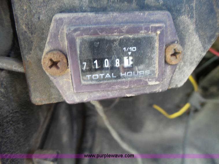 image for item L6206 1993 Ford F800 bucket truck