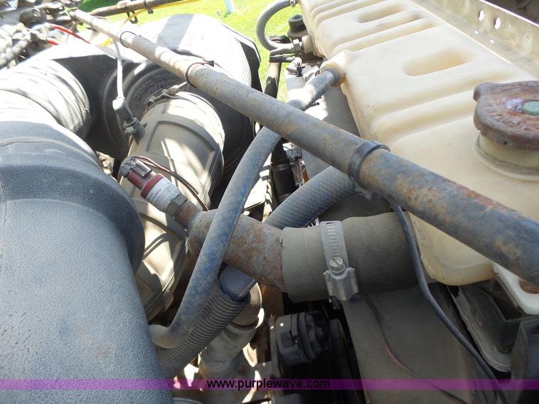 image for item L6206 1993 Ford F800 bucket truck