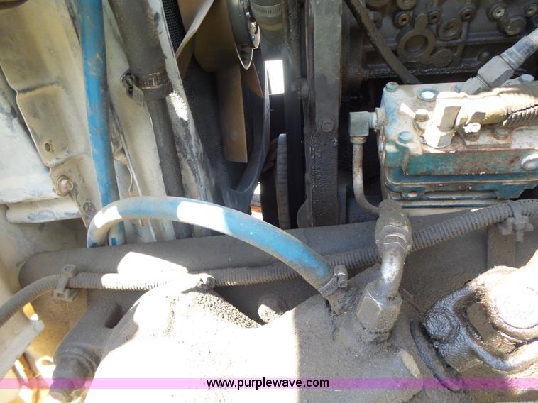 image for item L6206 1993 Ford F800 bucket truck