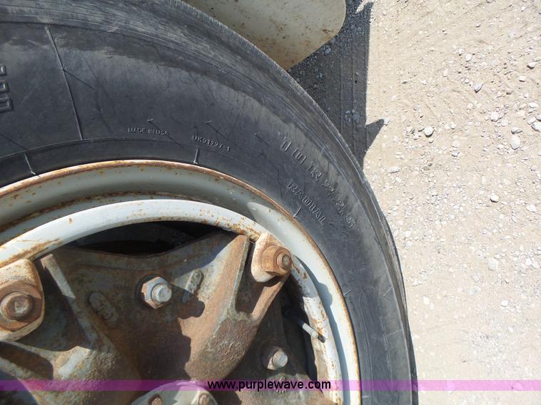 image for item L6222 1991 GMC TopKick service truck