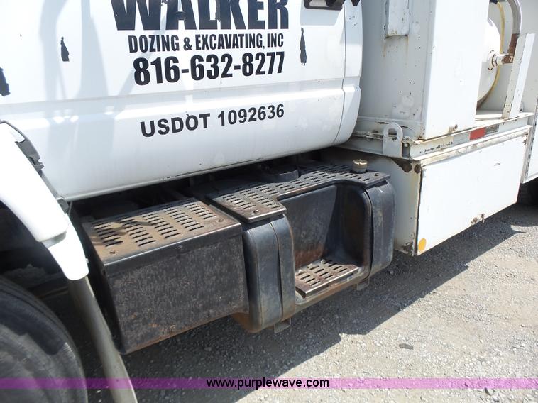 image for item L6222 1991 GMC TopKick service truck