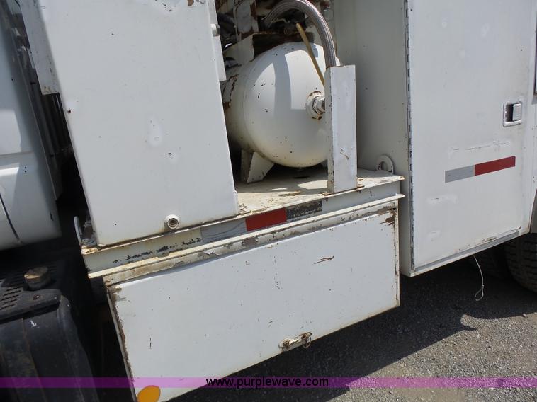 image for item L6222 1991 GMC TopKick service truck