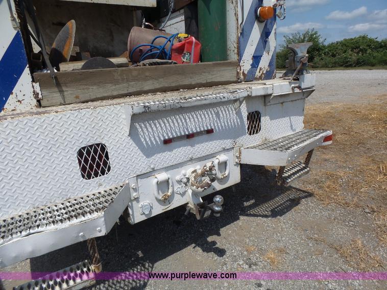 image for item L6222 1991 GMC TopKick service truck