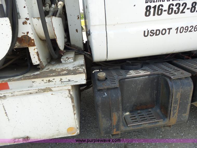 image for item L6222 1991 GMC TopKick service truck