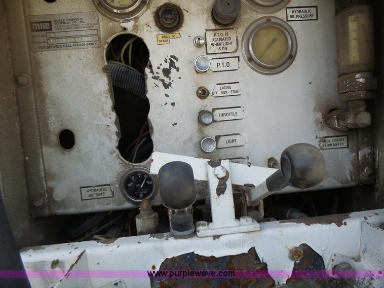 image for item L6222 1991 GMC TopKick service truck