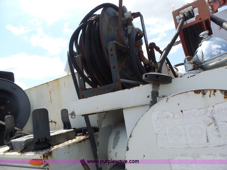 image for item L6222 1991 GMC TopKick service truck