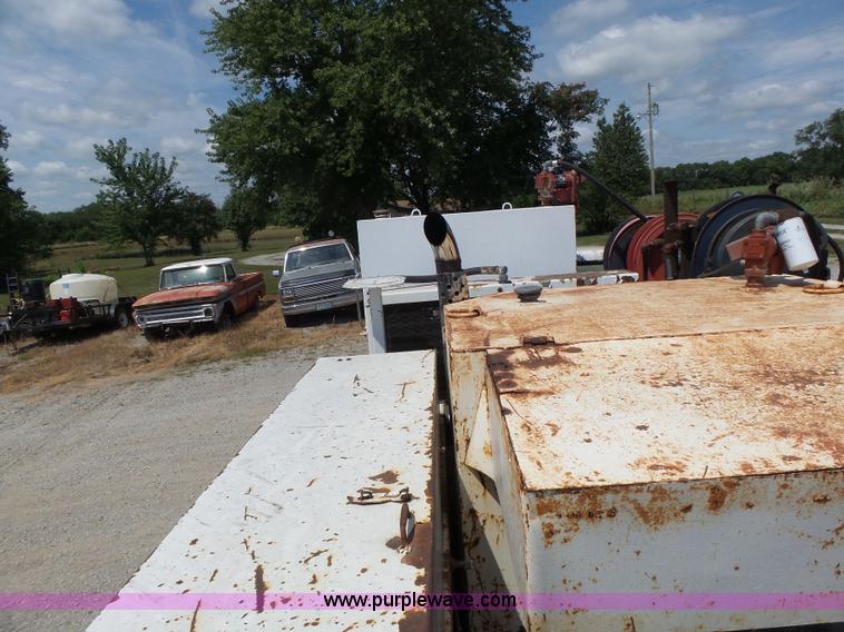 image for item L6222 1991 GMC TopKick service truck