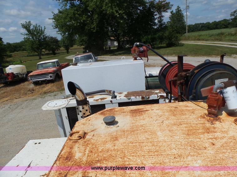 image for item L6222 1991 GMC TopKick service truck