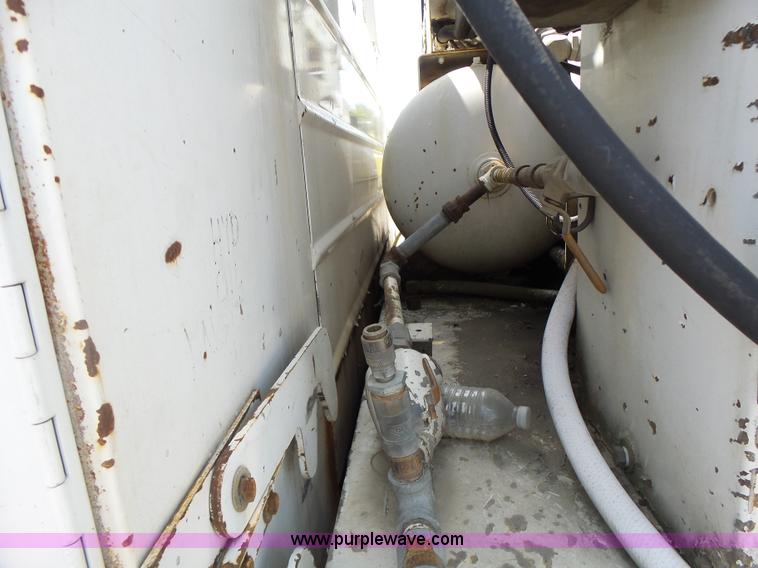 image for item L6222 1991 GMC TopKick service truck