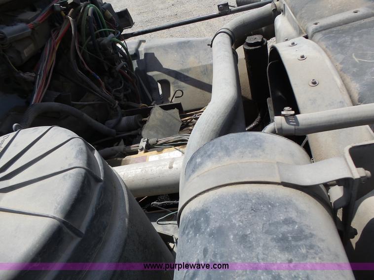 image for item L6222 1991 GMC TopKick service truck