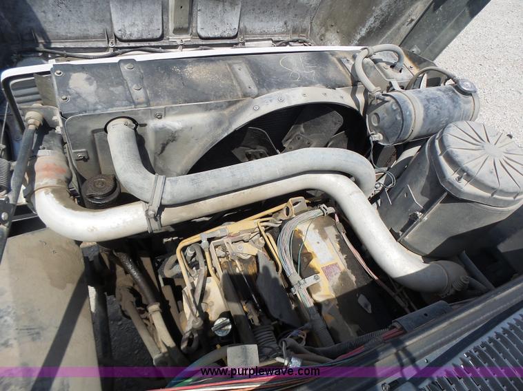 image for item L6222 1991 GMC TopKick service truck