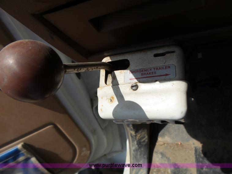 image for item L6222 1991 GMC TopKick service truck