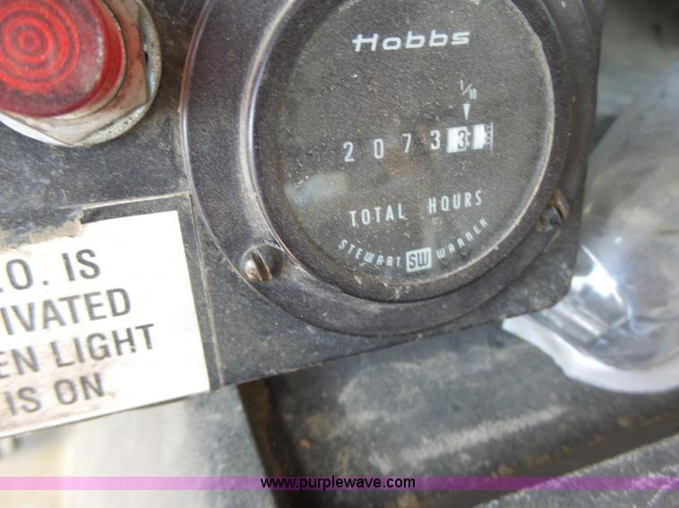 image for item L6222 1991 GMC TopKick service truck