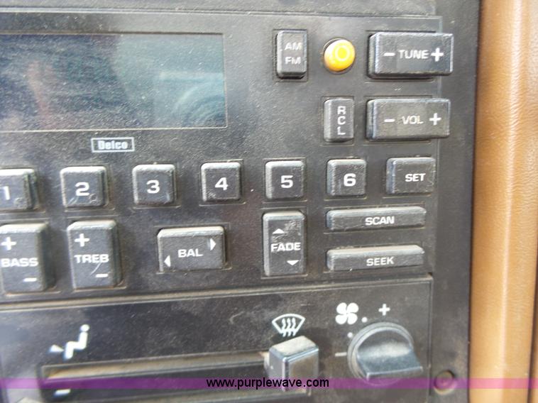 image for item L6222 1991 GMC TopKick service truck