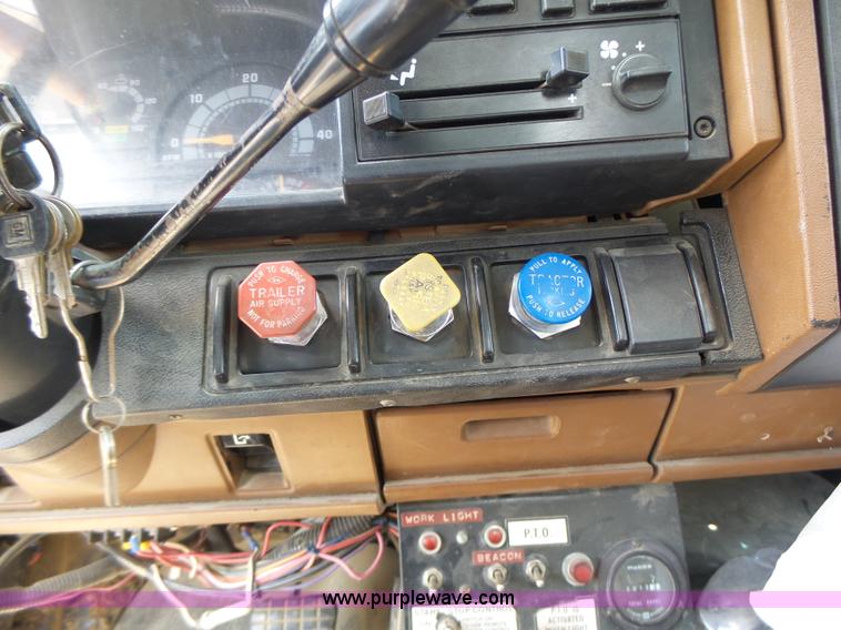 image for item L6222 1991 GMC TopKick service truck