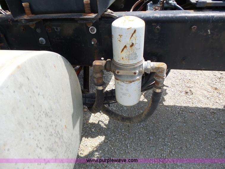 image for item L6223 1988 Kenworth T800 semi truck