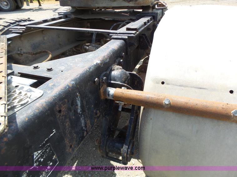 image for item L6223 1988 Kenworth T800 semi truck