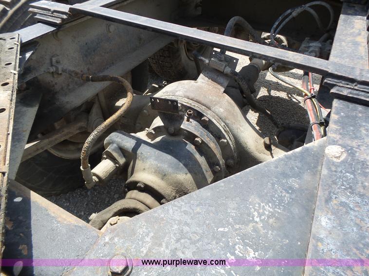 image for item L6223 1988 Kenworth T800 semi truck