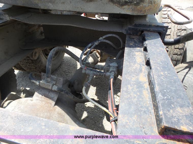 image for item L6223 1988 Kenworth T800 semi truck