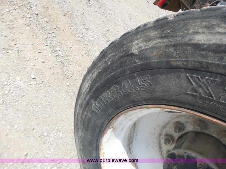 image for item L6223 1988 Kenworth T800 semi truck