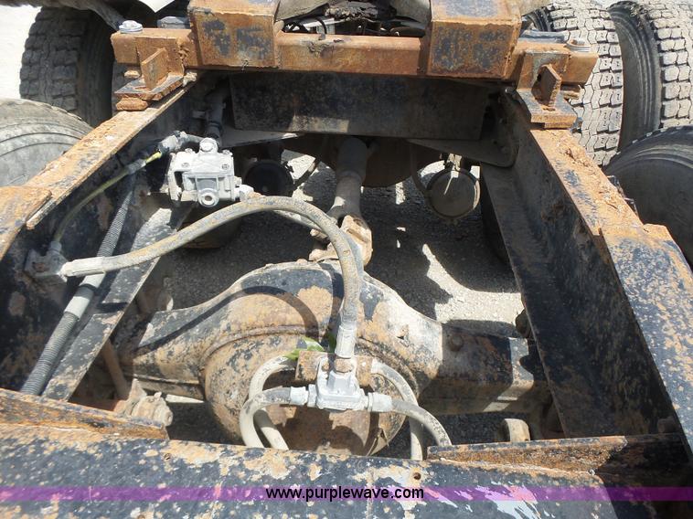 image for item L6223 1988 Kenworth T800 semi truck